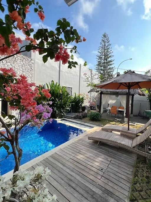 2 Bedroom Pepper House Villa Near Gwk Jimbaran - Garden View