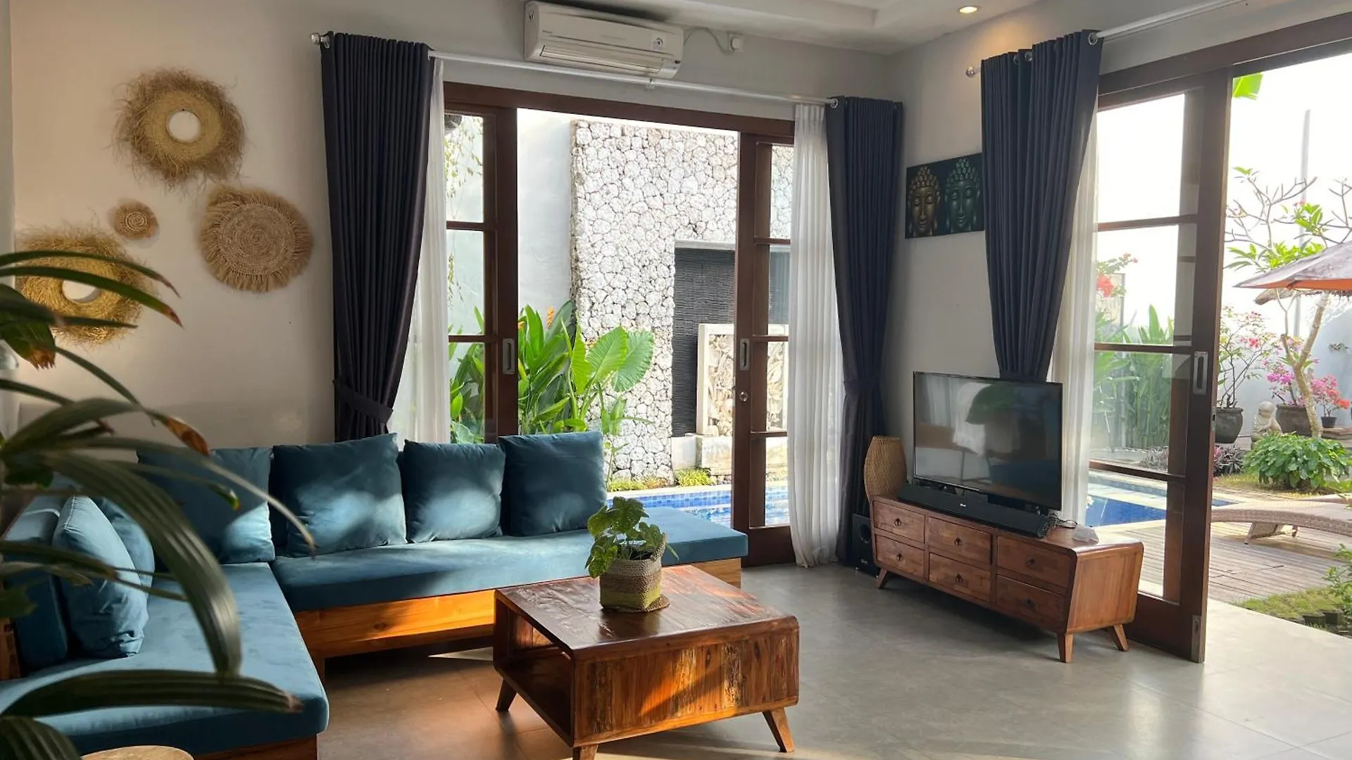 2 Bedroom Pepper House Villa Near Gwk Jimbaran - Garden View